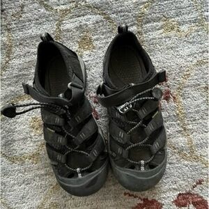 KEEN Newport H2 Closed Toe Water Shoes